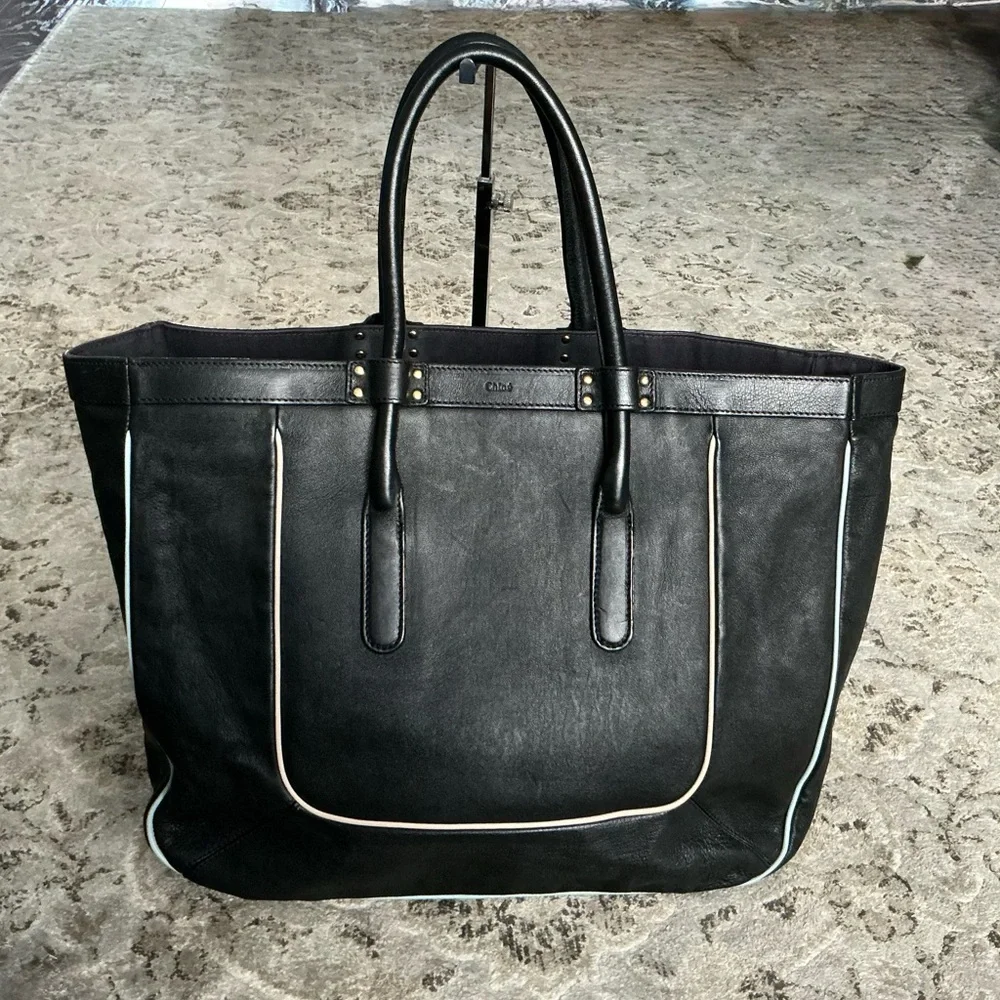Authentic CHLOE spacious tote bag 🖤🤍🖤🤍